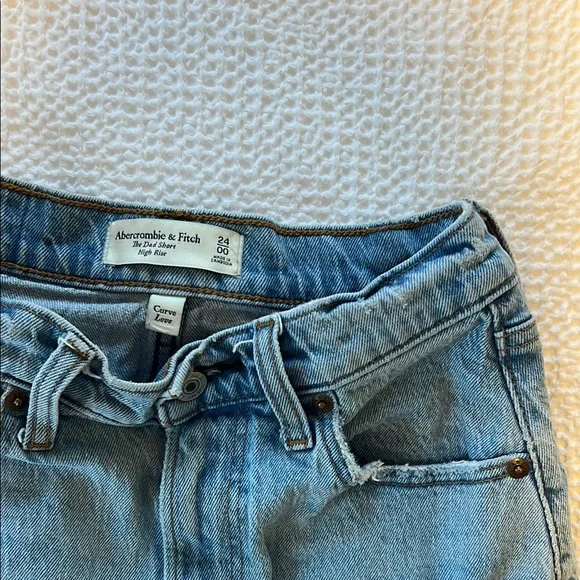 ABERCROMBIE HIGH RISE DAD DENIM SHORT - Picture 2 of 3